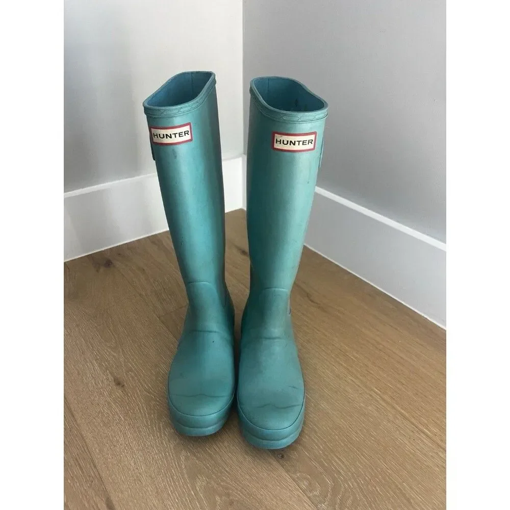 Hunter: Original Tall Teal Blue Rain Boots w/ Knit Fleece Boot Socks (L): Size 6